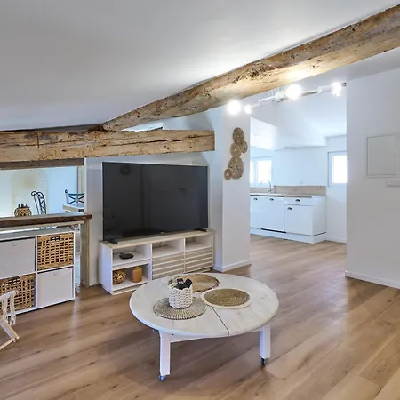 شقة Charme, Confort En Centre-ville ليمو
